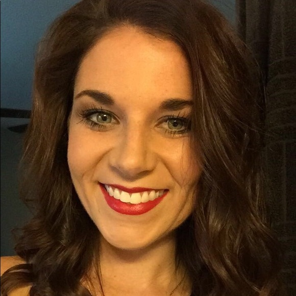 Meet your Posher, Linsey - Picture 3 of 4